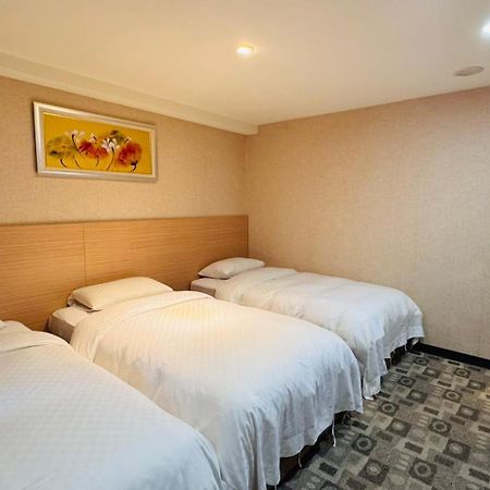 The Metro Hotel Taichung Buitenkant foto
