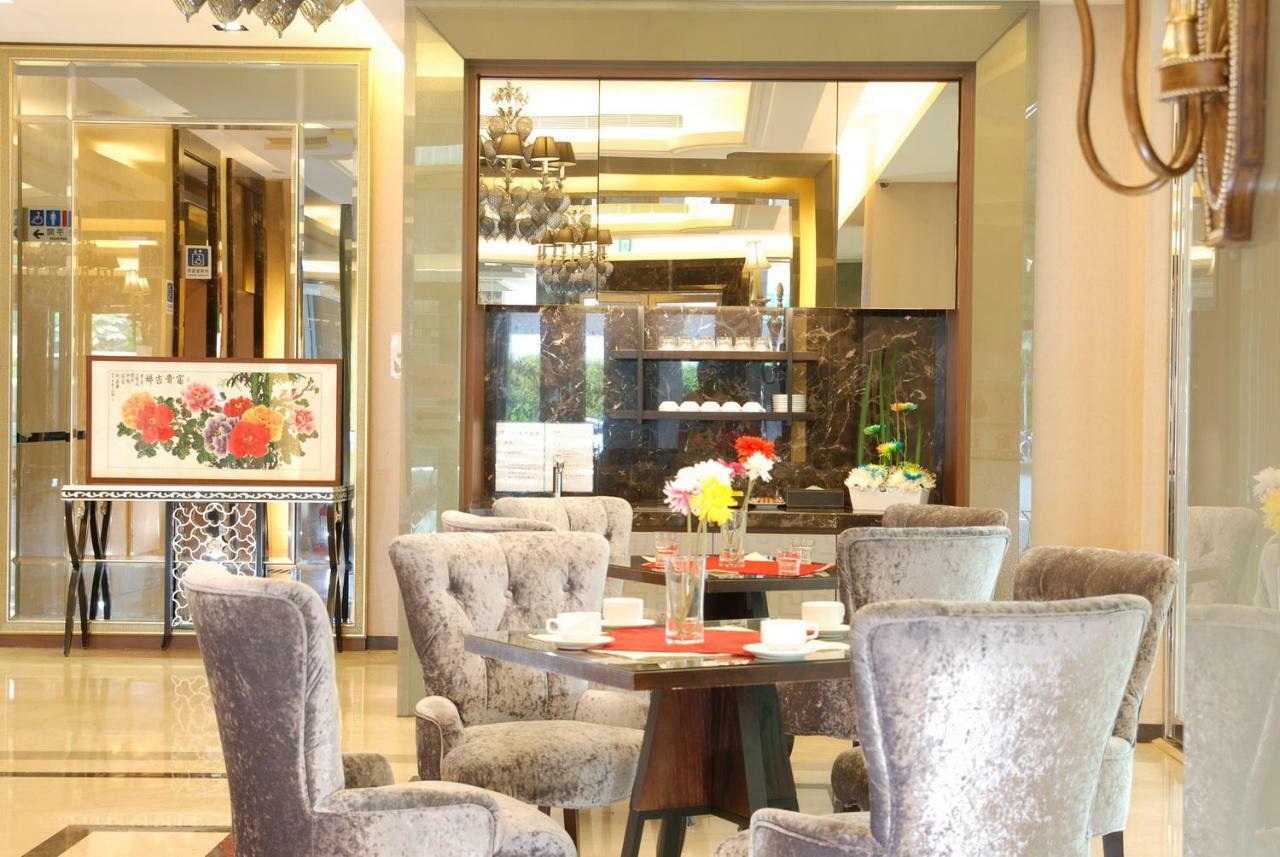 The Metro Hotel Taichung Buitenkant foto