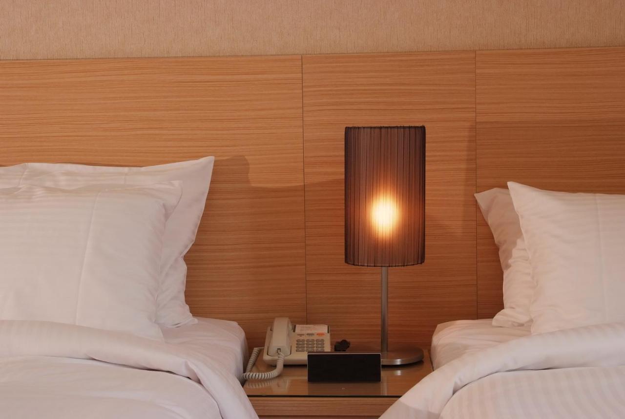 The Metro Hotel Taichung Buitenkant foto
